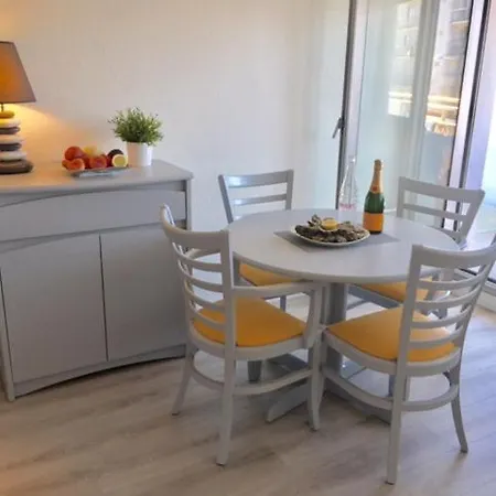 4 Pers. Balcon & Parking - & Commerces *