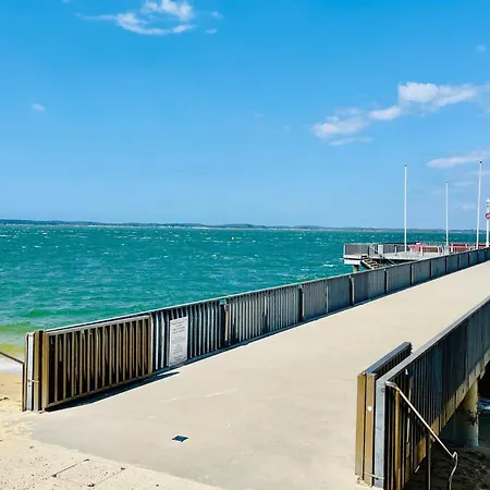 4 Pers. Balcon & Parking - & Commerces アパート *