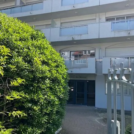 4 Pers. Balcon & Parking - & Commerces شقة آركاشو