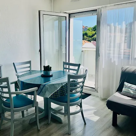 4 Pers. Balcon & Parking - & Commerces * アルカション