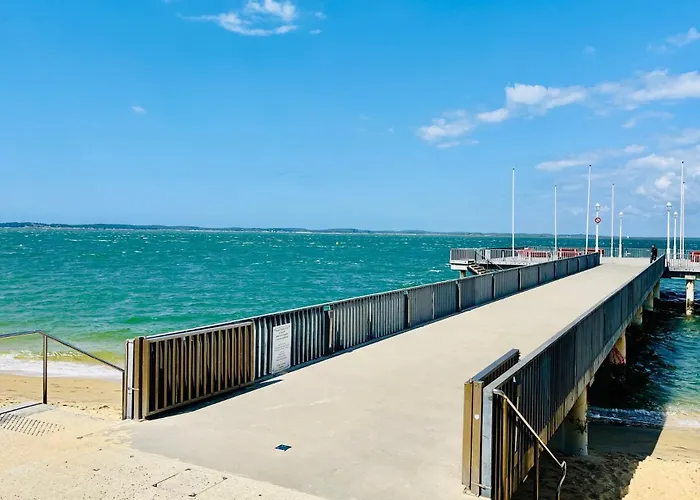 4 Pers. Balcon & Parking - & Commerces דירה *